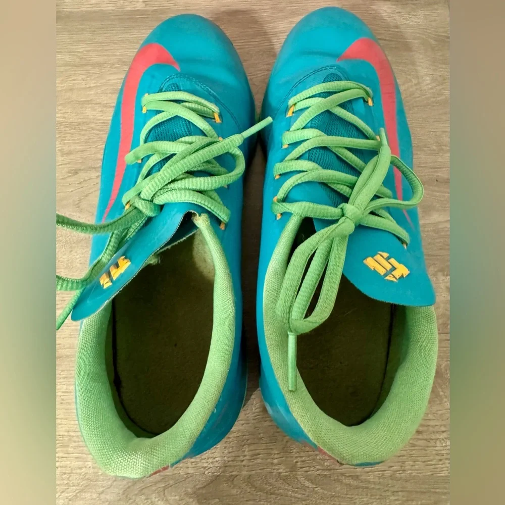 Nike KD VI 6 Hero Pack Size 7YTurbo Vivid Pink Nightshade.  Great Condition!